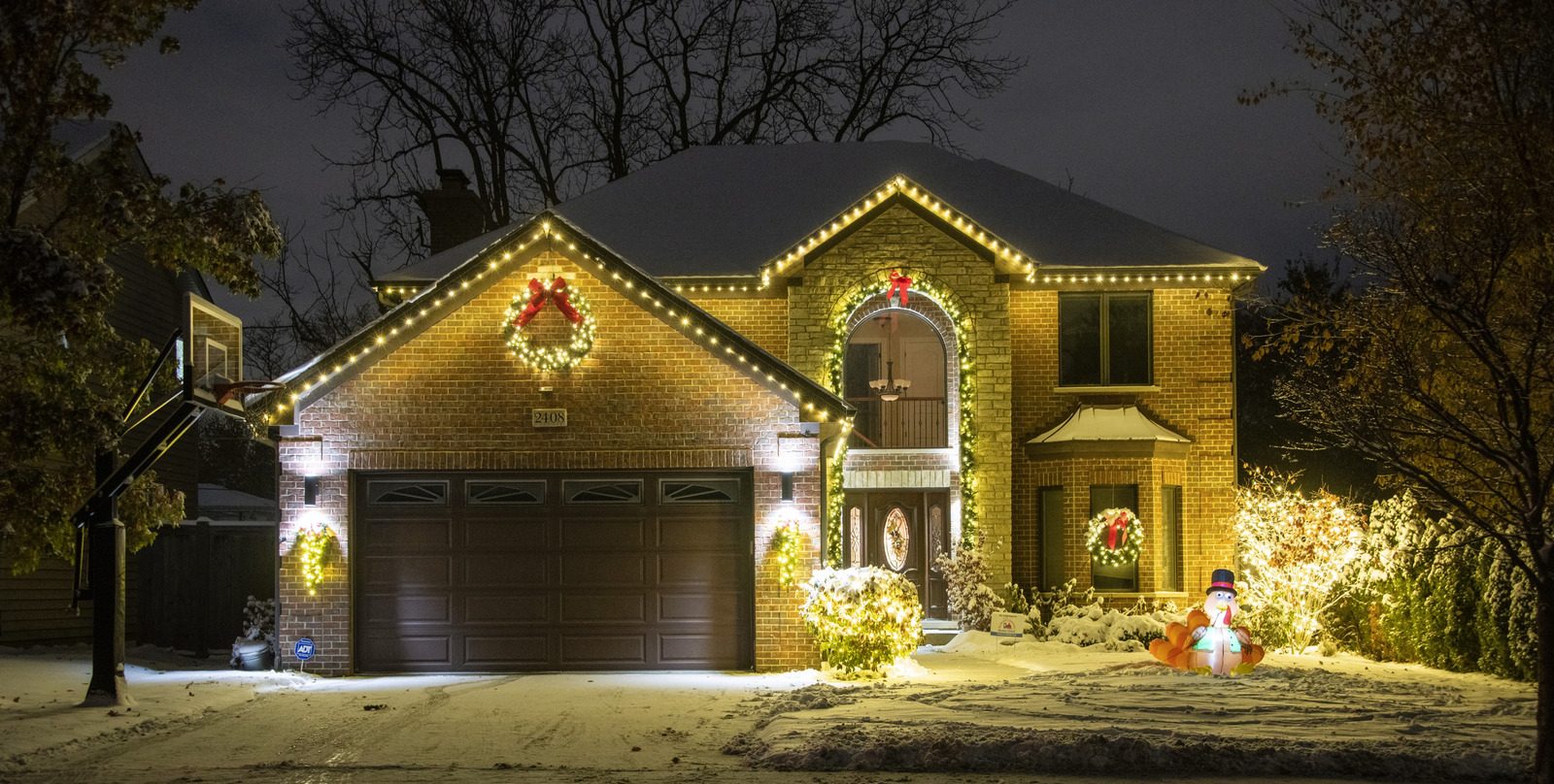 Holiday Lights Installation in Chicago, IL | Light Up Your Holidays