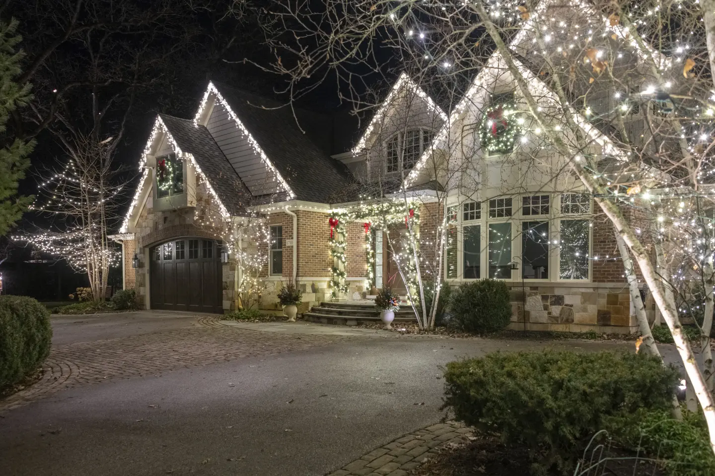 Light Up Your Holidays | Illuminate Your Holidays: The Top Christmas Lighting Trends for 2024 🎄​⭐​