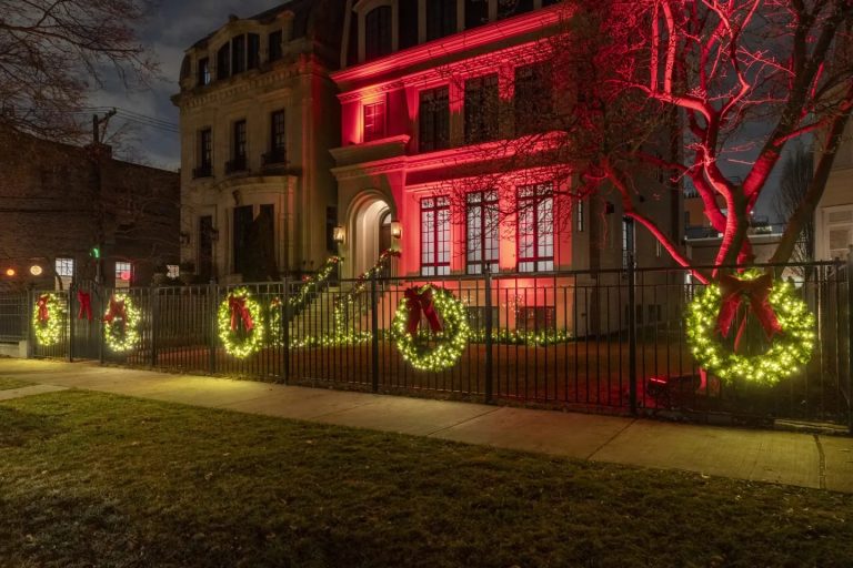 Chicago Outdoor Holiday Lighting