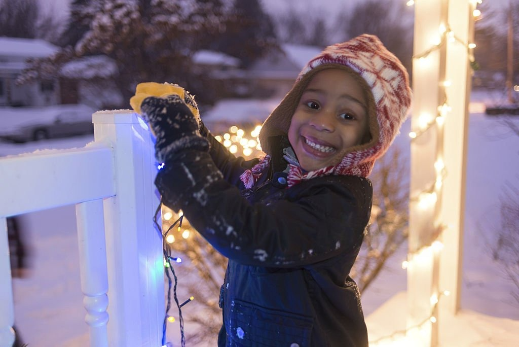 Light Up Your Holidays|Pro Bono