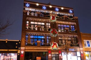 Commercial Holiday Lighting in Chicago: What Businesses Should Expect (Timeline, Cost & ROI)